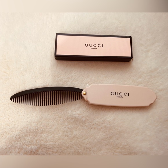 Gucci Beauty Folding Comb - Picture 1 of 2